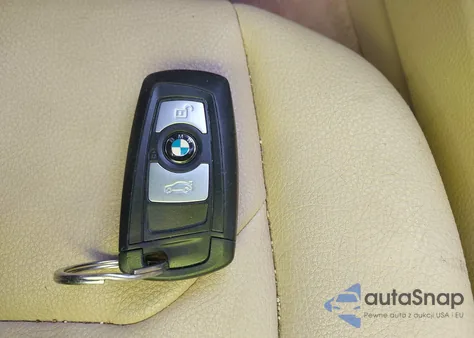 2014 BMW 320 xDrive из США, поврежденный, VIN WBA3C3C57EF984293